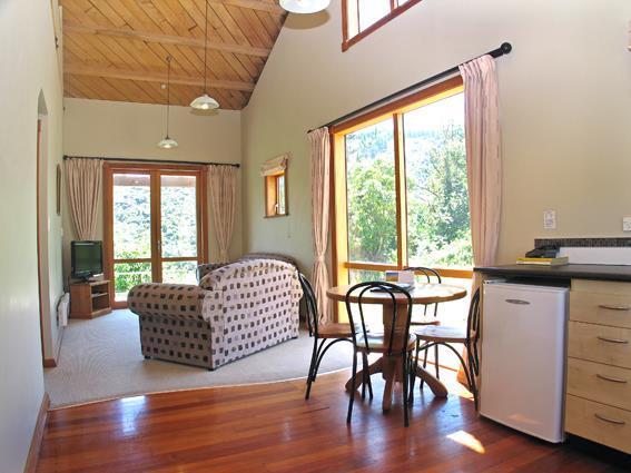 Silverstream Retreat Лоуэр-Хатт Экстерьер фото